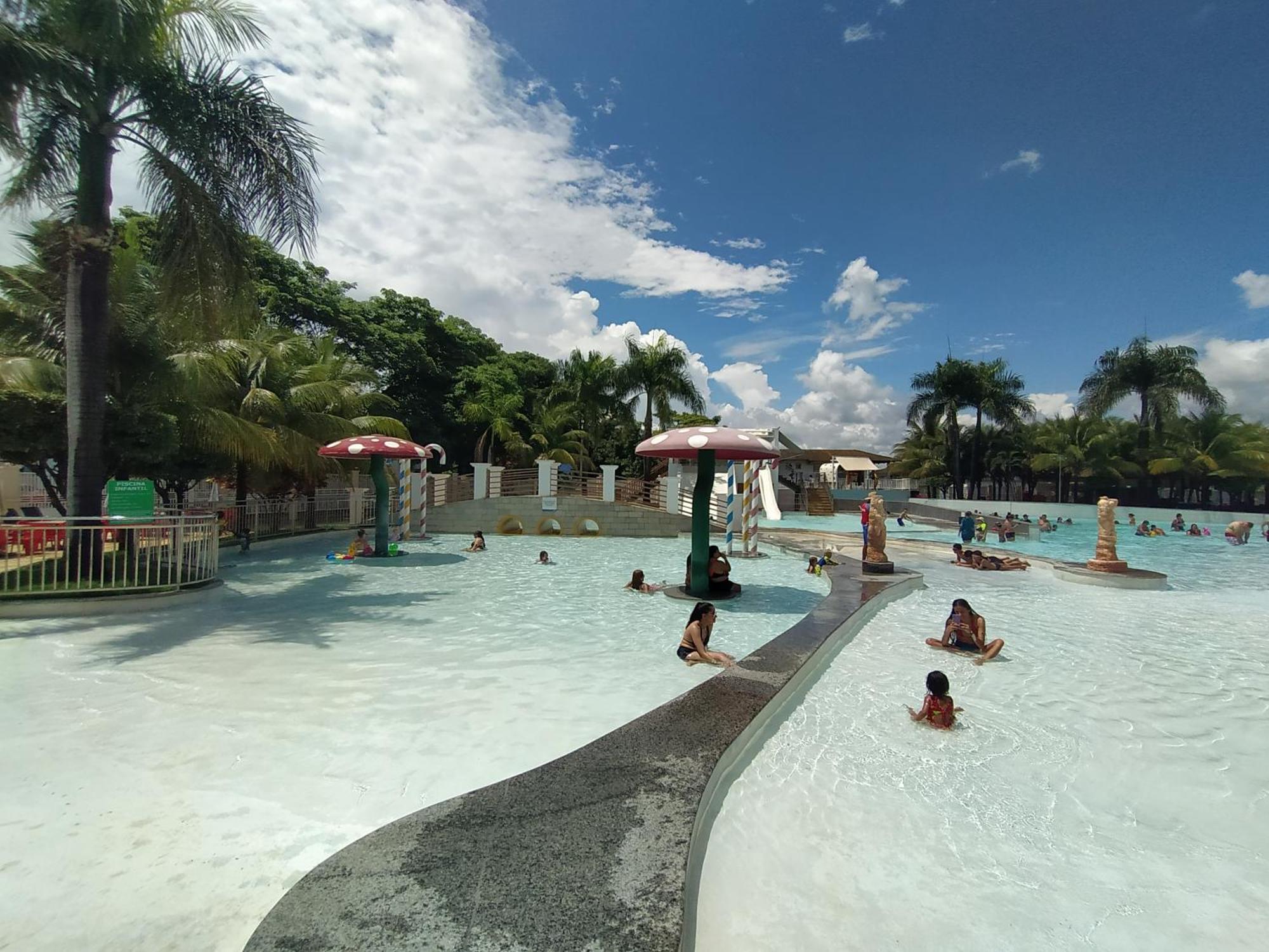 Lacqua Diroma, Mais Parque Acquatico Com Piscina De Ondas Caldas Novas Luaran gambar